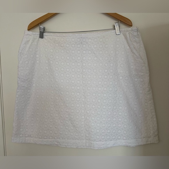 LL Bean Women’s Favorite Fit White Eyelet A-Line Skirt Waist Sz 38 Lined Pockets - Picture 9 of 10